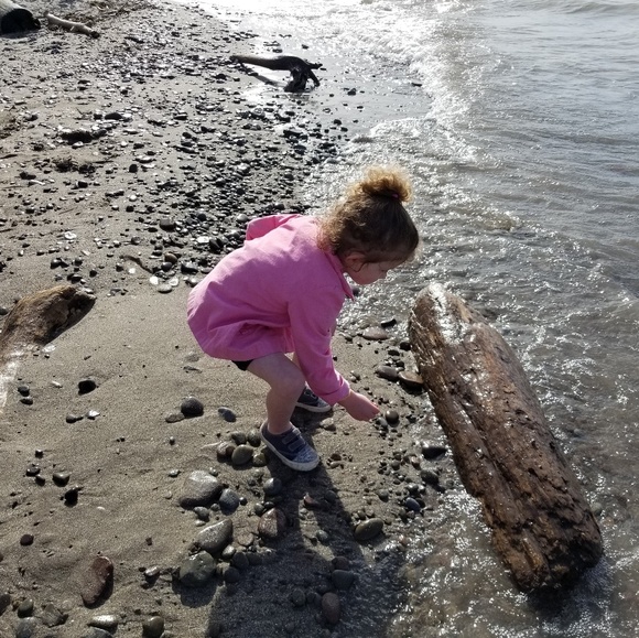 Meet your Posher, Allison - Picture 2 of 2